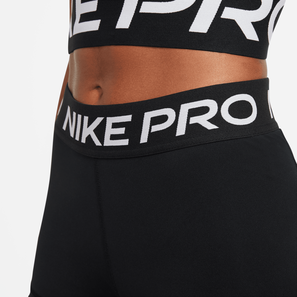 Aptempti šortai Nike